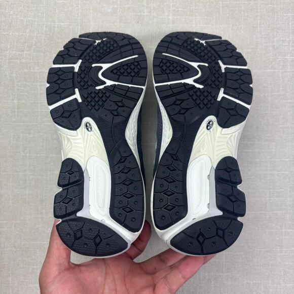 🐟 New Balance 2002R “Magnet Lead” 6.5W - Picture 5 of 6